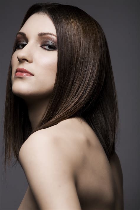 Veja o que carla dias (carlinhadias1986) descobriu no pinterest, a maior coleção de ideias do mundo. Beauty Tips for the End of the Year Celebrations - Mole Empire