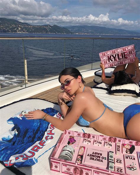 2018 was the year of kylie jenner. KYLIE JENNER on Vacation in Italy - Instagram Photos 2019 ...