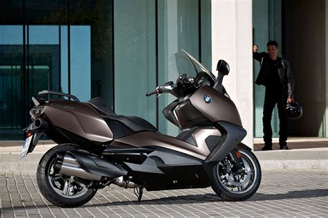 They are the company's first scooter since the c1, which was manufactured by bertone. Motorrad Vergleich Honda Forza 750 2021 vs. BMW C 650 GT 2020