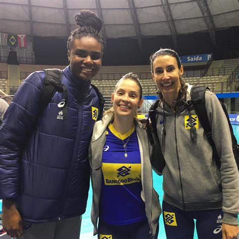 Defende o time do osasco e também fez parte da seleção brasileira. Camila Brait, Fabiana e Sheilla celebram retorno à seleção ...