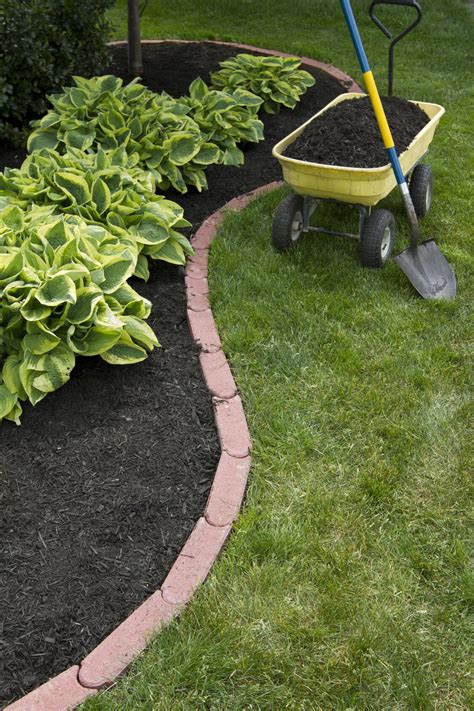 Hardscapes 100 easy to mow edge. 25+ Best Lawn-Edging Ideas and Designs for 2021