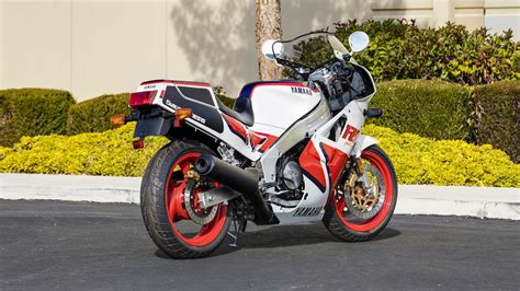 This became something of a yamaha trademark. 1987 Yamaha FZR 750 RT | F22 | Las Vegas 2020