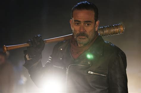 Ever since negan made his infamous debut on the walking dead back in season six, he has always been regarded as the main antagonist. How Does Negan Die in The Walking Dead Comics? | POPSUGAR ...