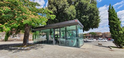 San giovanni cade il 24 giugno, è tempo di solstizio d'estate, ricco di tradizioni popolari! Piazza di Porta San Giovanni - P.STOP