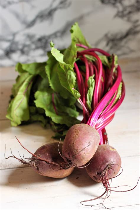 Coprire con un coperchio e lasciare cuocere a vapore per circa 20/25 minuti. Barbabietole al forno con erbe aromatiche, ricetta - TIMO ...