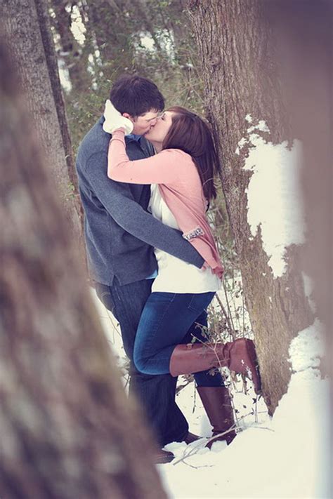 See more ideas about romantic couple images, couples images, romantic couples. 10+ Romantic Winter Engagement Photo Ideas - Hative