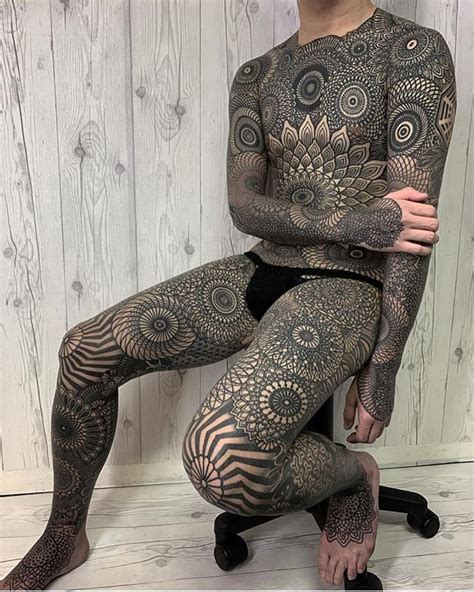 Ngày nay, hình xăm thường được sử dụng như một hình thức thể hiện bản thân nghệ thuật. Thoughts ? Bodysuit by @nissaco #inkedmag #tattooed #tattoo artist #art #inked | Hình xăm, Hình ...