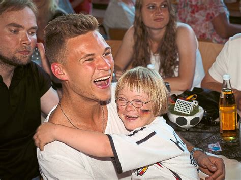 J.kimmich, joshua kimmich kind, joshua kimmich kapitän, joshua kimmich kidsclub, joshua kimmich kanal, joshua kimmich karriere, kimmich leipzig, kimmich lieder, kimmich luke. Bösingen: Joshua Kimmich ist Europameister des Herzens ...