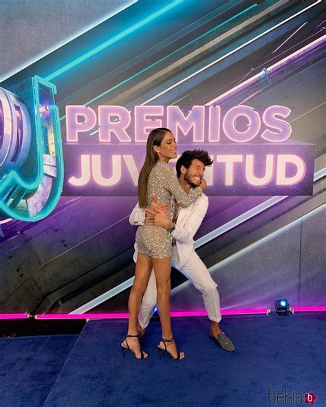 Además de las fotogalerías, blogs, el conteo más importante de la radio: Tini Stoessel y Sebastián Yatra posan con gran complicidad ...