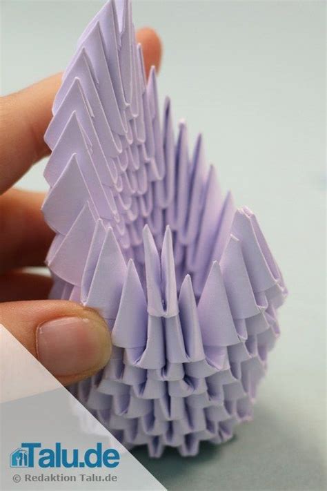 The units are fairly easy to fold and the assembled origami is pretty. Tangrami Anleitung - 3D Origami Schwan falten | 3d origami ...