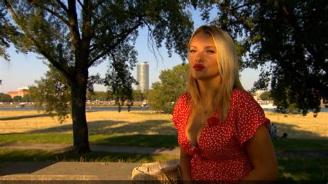 Was pocher über sein virus sagt. Evelyn Burdecki wehrt sich: Sie bekommt täglich ...