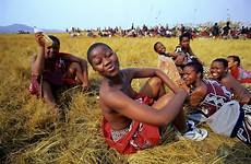 zulu dance reed girls umhlanga swaziland annual festival people african leeds attend dancing around