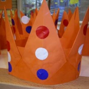 Geplaatst op 3 april 2018. Knutselen koningsdag: knutsel je eigen kroon