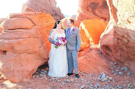 That's about to crumble down. Red hills at this desert wedding in the Valley of Fire