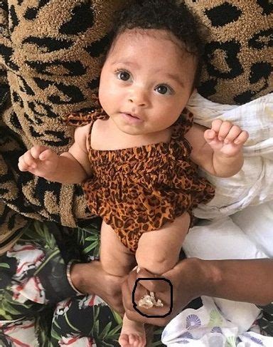 Serena williams' daughter is her biggest fan. Serena Williams Shows Off Her Wedding Ring In Sweet Snap ...