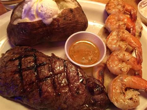 Texas roadhouse is famous for its usda prime steaks and other american classic dishes such as ribs, chicken, burgers & sandwiches, fish, and country favorites. TEXAS ROADHOUSE, Lynchburg - Menu, Prices & Restaurant ...
