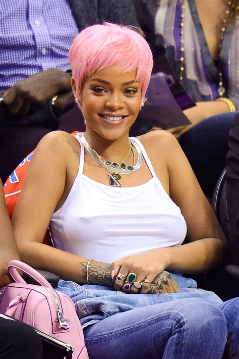 Without Bra Hollywood