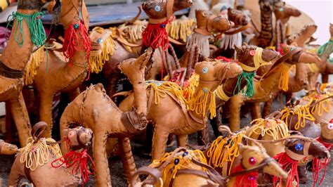 Disebut sebagai ki lurah bagong adalah nama salah satu tokoh utama punakawan dalam kisah pewayangan yang berkembang di daerah. Gambar Wayang Orang Lucu