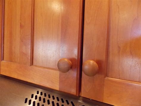 White painted cabinets give your kitchen a clean, airy look, but they can turn yellow with time. Cleaning Your Kitchen Cabinets | Minwax Blog