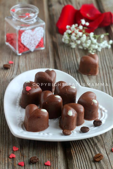 La moka inizia a gorgogliare e l'aroma del caffè si riversa già per tutta la casa. Come fare i cioccolatini al caffè homemade che si ...