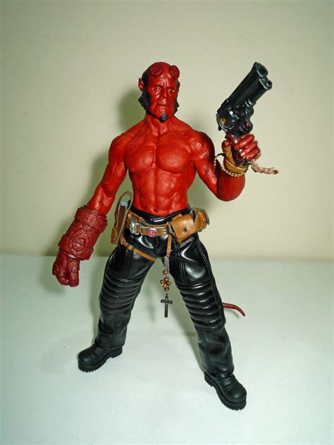 Please keep in mind that kids have a right to privacy as well, and if you are in any way unsure whether you have consent from the boy in question for photographs, then please edit the photo to obscure the boy's face. The Men In Tights: Hot Toys Hellboy