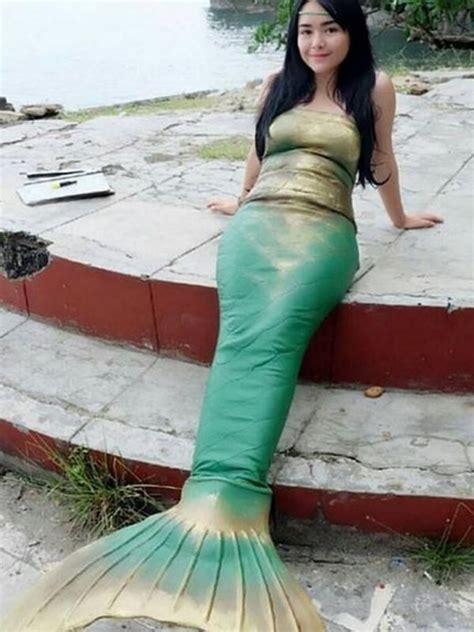 Di antara banyak pesinetron yang mengunggah potret pasfotonya saat di bangku sekolah, amanda manopo menjadi salah satu aktris yang mencuri perhatian. Dari Panjang Hingga Pendek, ini 10 Potret Transformasi ...