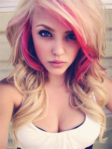 The overall effect is bright and beautiful and incorporates electric purple into your look with ease. Pinky hair - 32 different styles - pink highlights ...