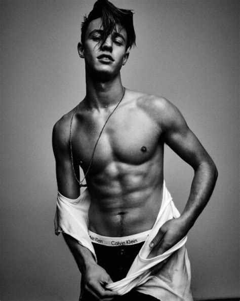 Грег лански, джейк кинг, майк моз. Cameron Dallas' Black & White Photoshoot By Photographer ...