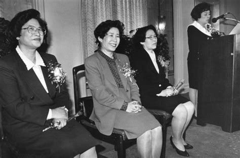 아이폰에서는 가입 버튼이 보이지 않습니다. 【写真】韓国国会議員の服装論争史 | Joongang Ilbo | 中央日報