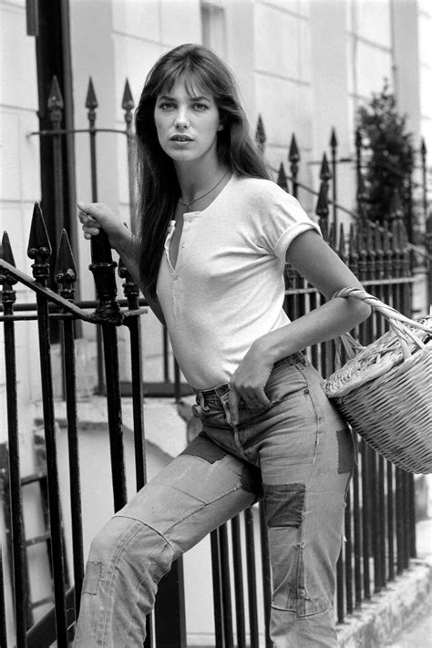 At 70, jane birkin's style is more iconic than ever. Crea tu armario de primavera con el estilo de Jane Birkin ...