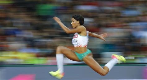 Com esta marca, patrícia mamona bateu o recorde nacional, estabelecido em junho, em eugene, onde se a prova de qualificação para a final do triplo salto nos europeus de atletismo, em barcelona. Patrícia Mamona melhora recorde de Portugal do triplo ...