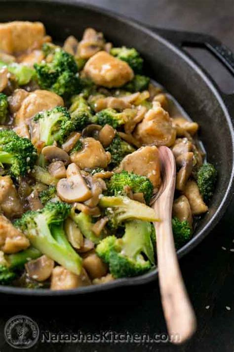 To the vodka sauce, add fresh broccoli florets and simmer for 10 minutes, until the broccoli is cooked and softened. Chicken Broccoli and Mushroom Stir Fry