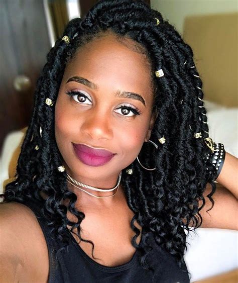 It features soft and lightweight hair that will last longer and. 20 Cute and Creative Ideas for Short Faux Locs in 2020 ...