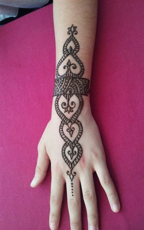 Discover the beauty and power of henna tattoos with these gorgeous, versatile designs. SUMMER HENNA STYLE TATTOO ART FOR WEDDING | Henna tattoo ...