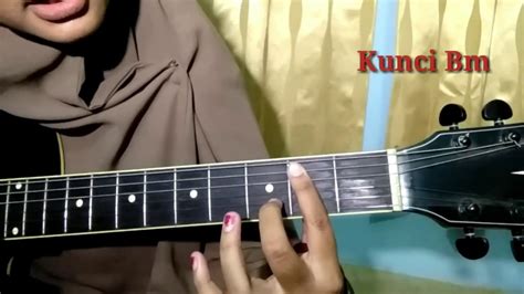 Website yang berisi kumpulan chord (akord) / kunci gitar mudah dan dasar beserta lirik lagu indonesia maupun mancanegara. CHORD DASAR GITAR UNTUK PEMULA - YouTube