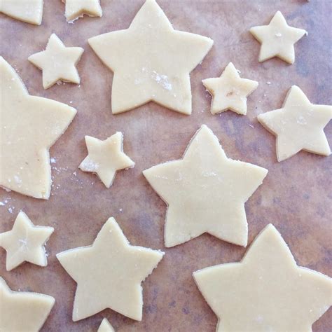 The cookies are sprinkled with chopped walnuts on top. Irish Shortbread Christmas Tree Cookies - Gemma's Bigger ...