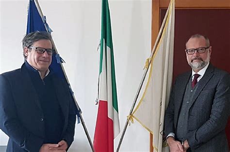 Il professore maurizio sibilio è stato nominato prorettore dell'università di salerno. MAURIZIO SIBILIO E' STATO NOMINATO PRO RETTORE DELL ...