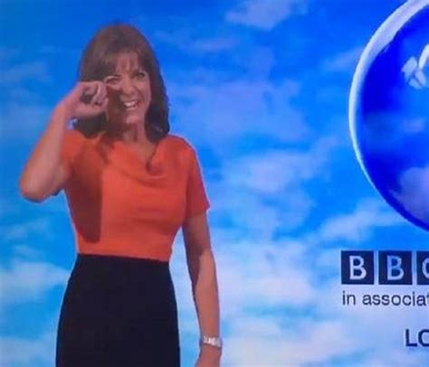 Bbc weather presenter louise lear was presenting the tea time weather bulletin on the program countryfile on 13th august 2017. Louise Lear can't stop laughing at BBC weather - Married ...