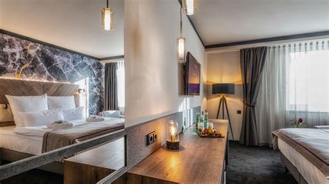 The hotel is close to the city's shopping area and connection. FourSide Hotel Salzburg