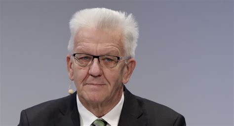 Die freude bei den grünen ist groß: kretschmann-gegen-zu-viel-direkte-demokratie-kann ...