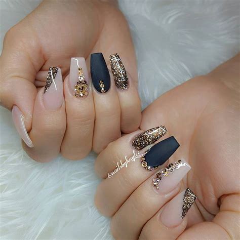 If you are looking to decorate your nails, here we leave you models to take ideas and make them yourself. Uñas de Acrílico: Como Poner y Quitar Paso a Paso