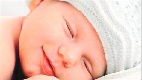 Di saat seperti ini, mama tidak perlu kahwatir, ini adalah hal yang normal bagi si kecil. Tentang Tidur Seranjang dengan Bayi, Pro atau Kontra, Bun?