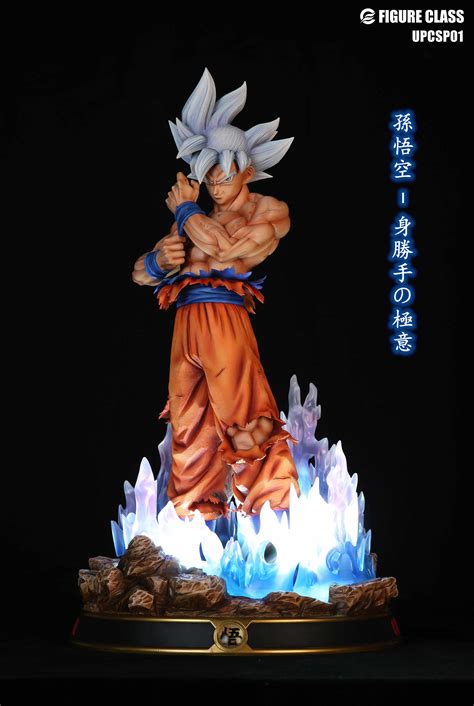 The resolution of image is 369x585 and classified to ultra ball, killer instinct, ultra instinct goku. FIGURE CLASS - Goku Ultra Instinct (UPCSP01)