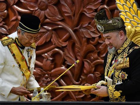 Malaysian king( sultan muhammad v). Malaysia: King Sultan Muhammed V resigns from throne