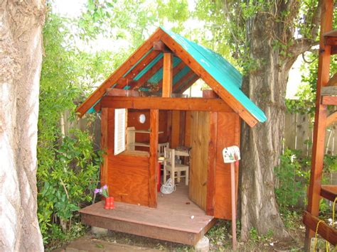 A magical hideaway, nestled deep in the woods. Kellys Treehouse / Kelly's Treehouse F Friend a Friend Is ...