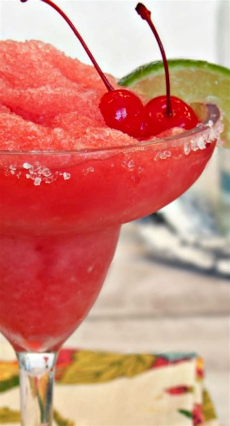 Looking for a way to beat the heat? Cherry Limeade Margaritas Recipe ~ the perfect summer ...