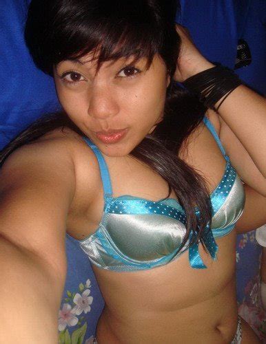 Bigo tante live tanpa bh uting nyeplak. Cewek ABG Narsis Pamer BH dan CD | Cewek Abg Gaul