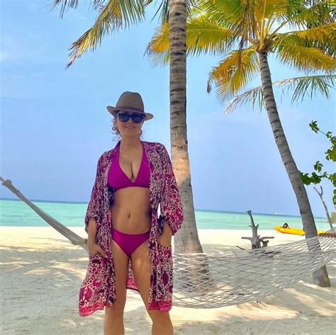 Check out the latest news about silambarasan's eeswaran movie, story, cast & crew, release date, photos, review, box office collections and much more only on filmibeat SALMA HAYEK in Bikinis - Instagram Photos 01/03/2021 ...