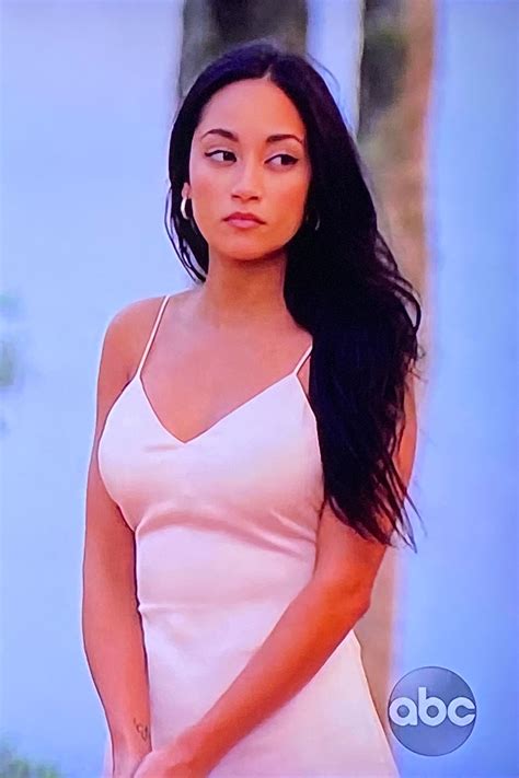 Victoria Fuller The Bachelor 24.10 March 2, 2020 - Star Style