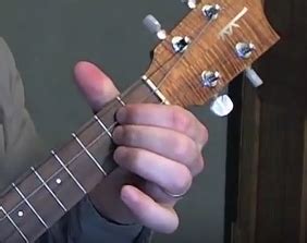 Hold your pick between your thumb and first finger. Is there an easier way to play the D chord on the ukulele ...